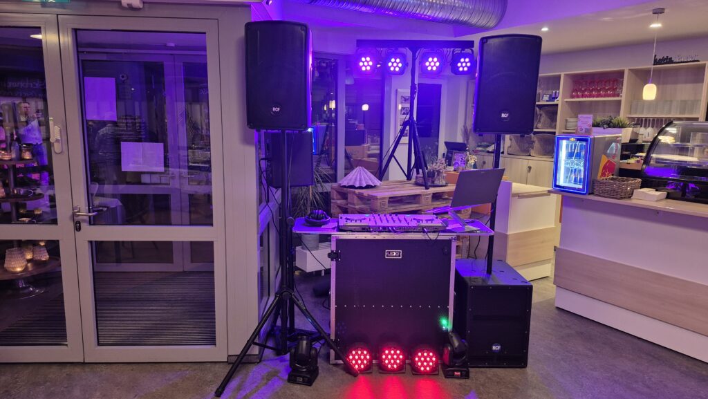 Licht und Tontechnik Hochzeits und event dj wismar maik schernikau